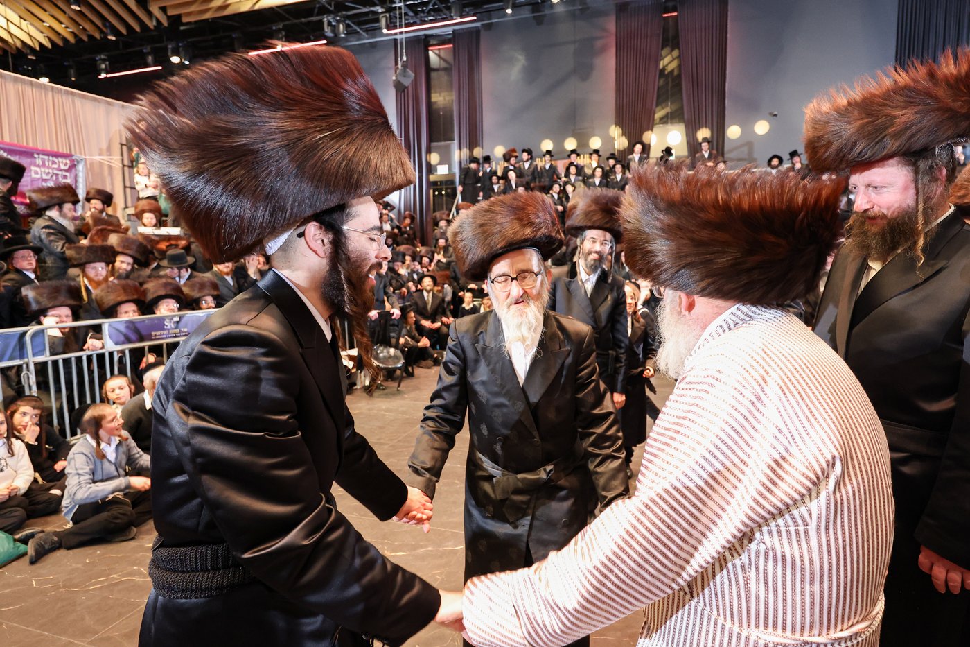 שמחת בית זוויעהיל - פינסק קרלין - טרעבישאן