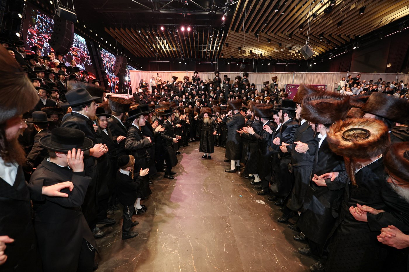 שמחת בית זוויעהיל - פינסק קרלין - טרעבישאן