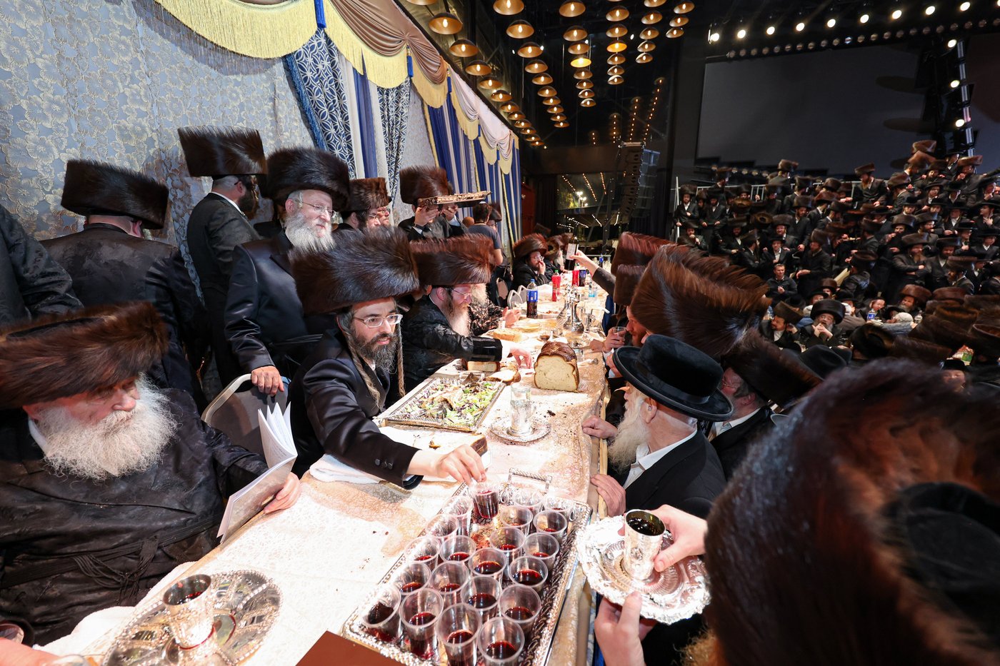 שמחת בית זוויעהיל - פינסק קרלין - טרעבישאן