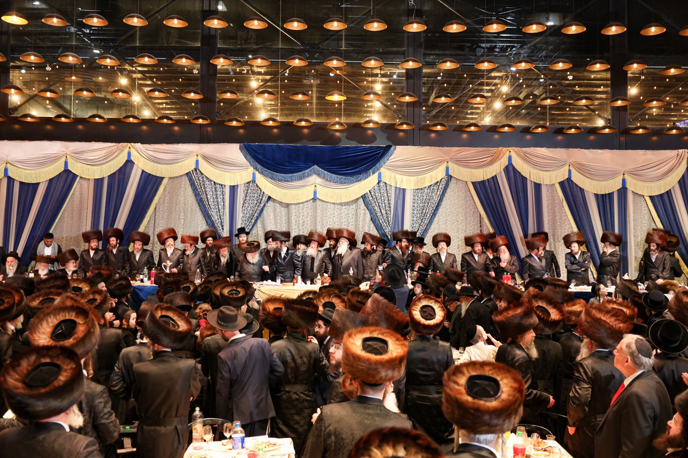 שמחת בית זוויעהיל - פינסק קרלין - טרעבישאן