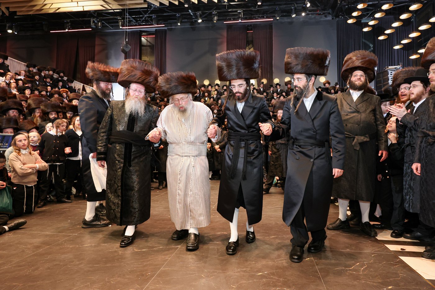 שמחת בית זוויעהיל - פינסק קרלין - טרעבישאן