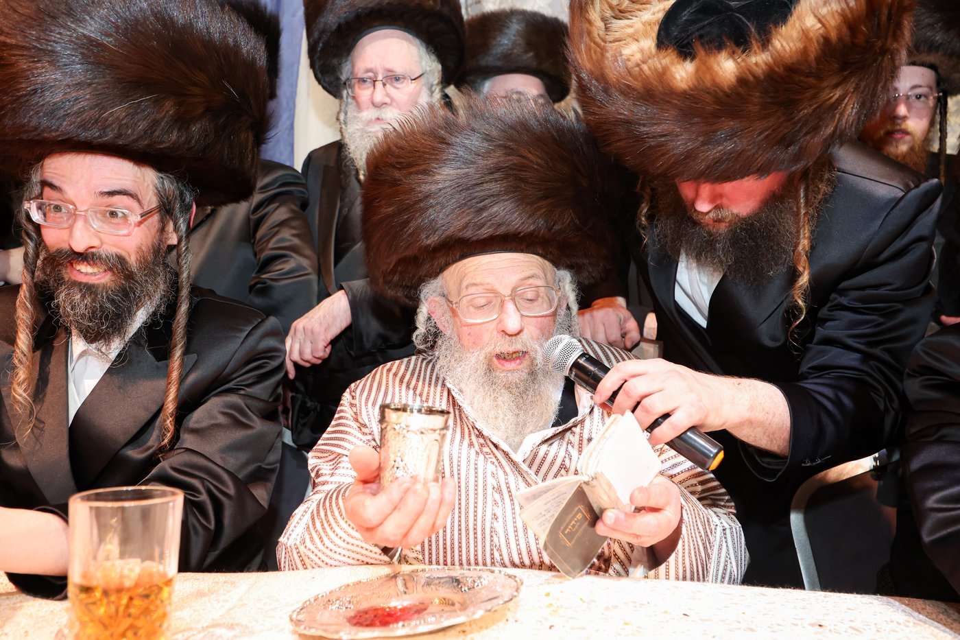 שמחת בית זוויעהיל - פינסק קרלין - טרעבישאן