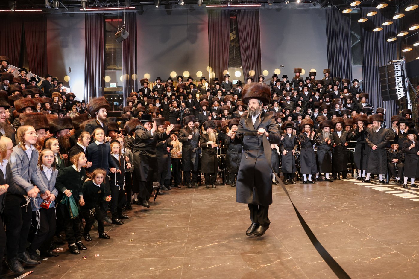 שמחת בית זוויעהיל - פינסק קרלין - טרעבישאן