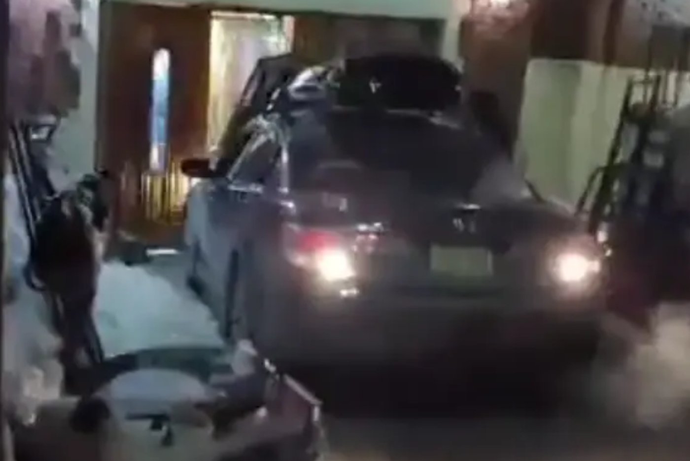 הזירה ב-770, הלילה