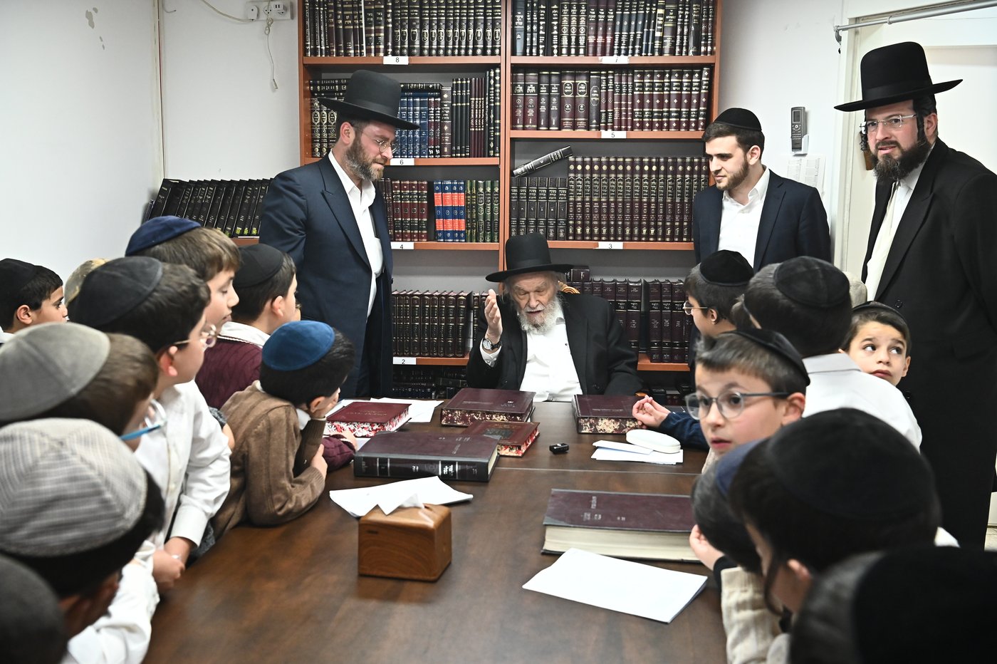 ילדי קהילות יעקב אצל הגרמ"ה הירש