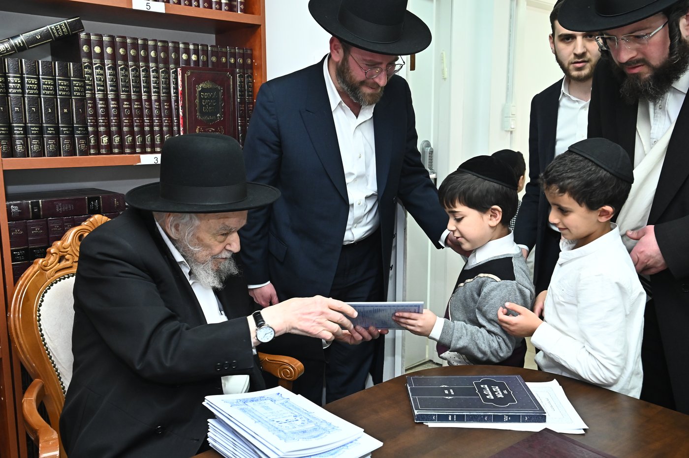 ילדי קהילות יעקב אצל הגרמ"ה הירש