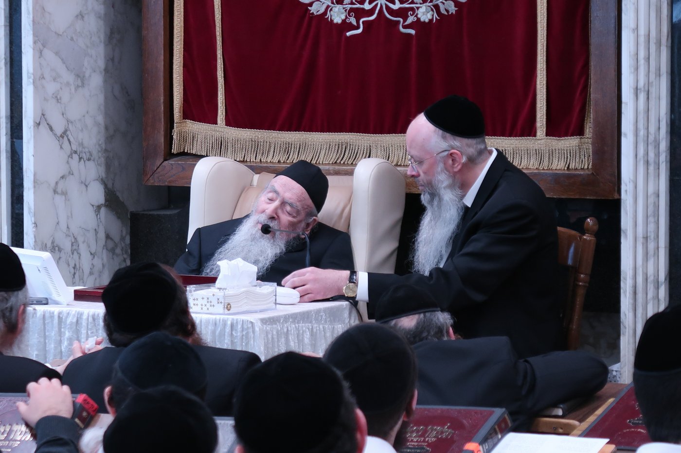 הגאון רבי יהודה עדס בישיבת 'קול יעקב'