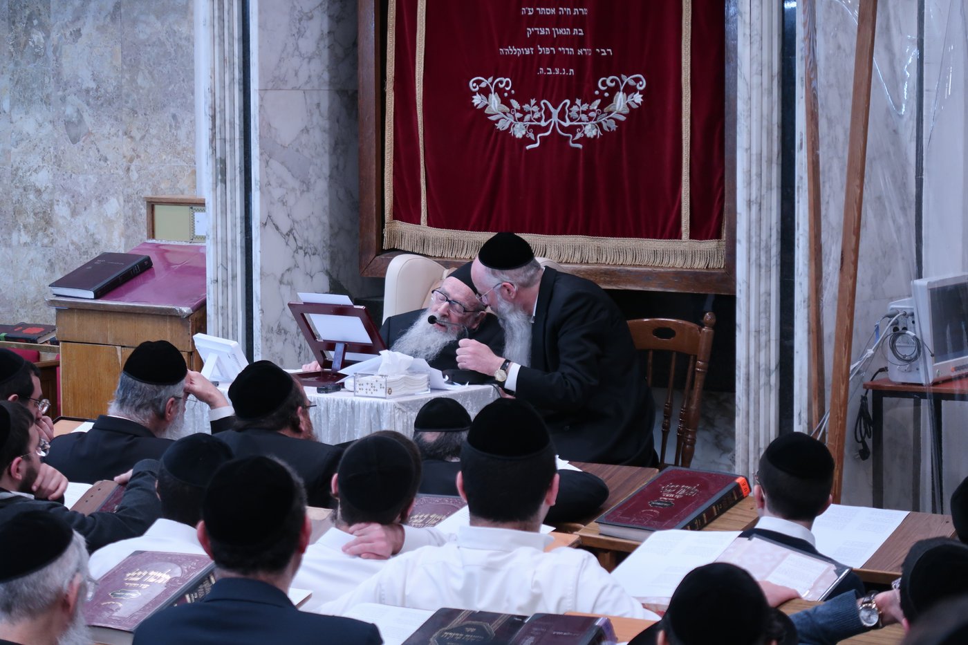 הגאון רבי יהודה עדס בישיבת 'קול יעקב'