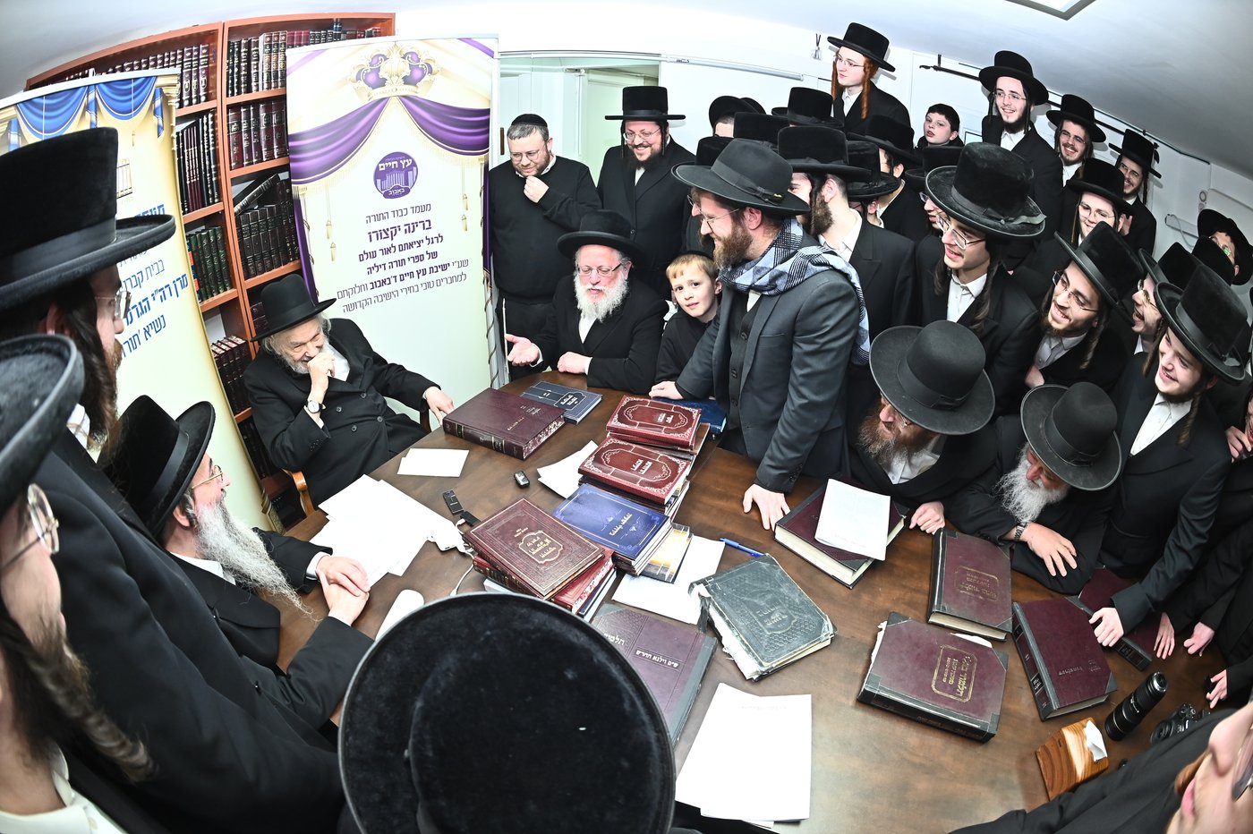 בחורי עץ חיים בבתי גדולי ישראל