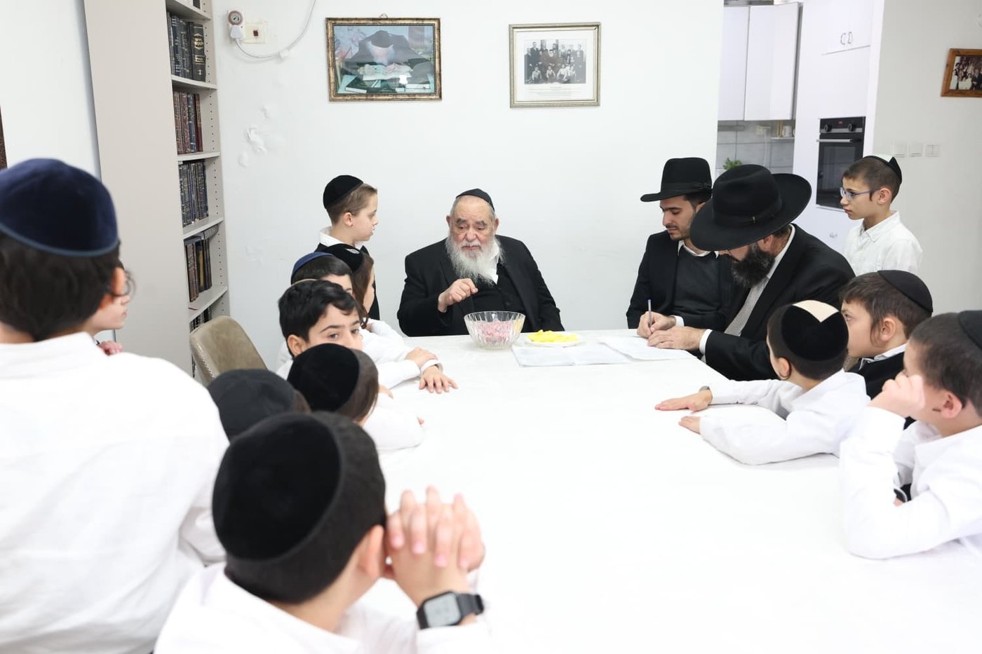 תלמידי חזון מאיר ובית ישראל במעונם של גדולי ישראל