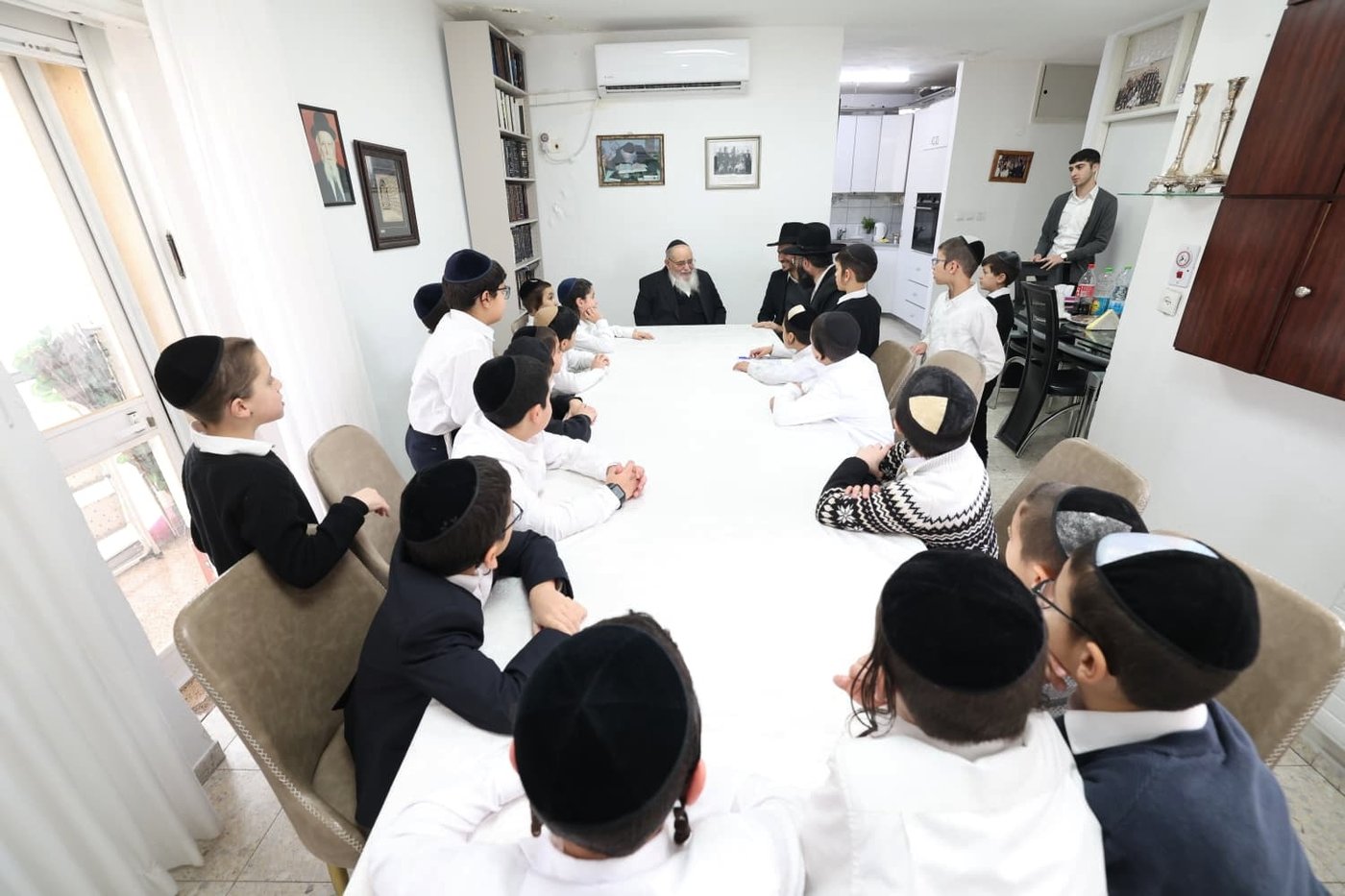 תלמידי חזון מאיר ובית ישראל במעונם של גדולי ישראל