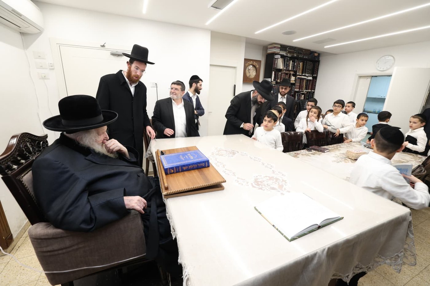 תלמידי חזון מאיר ובית ישראל במעונם של גדולי ישראל