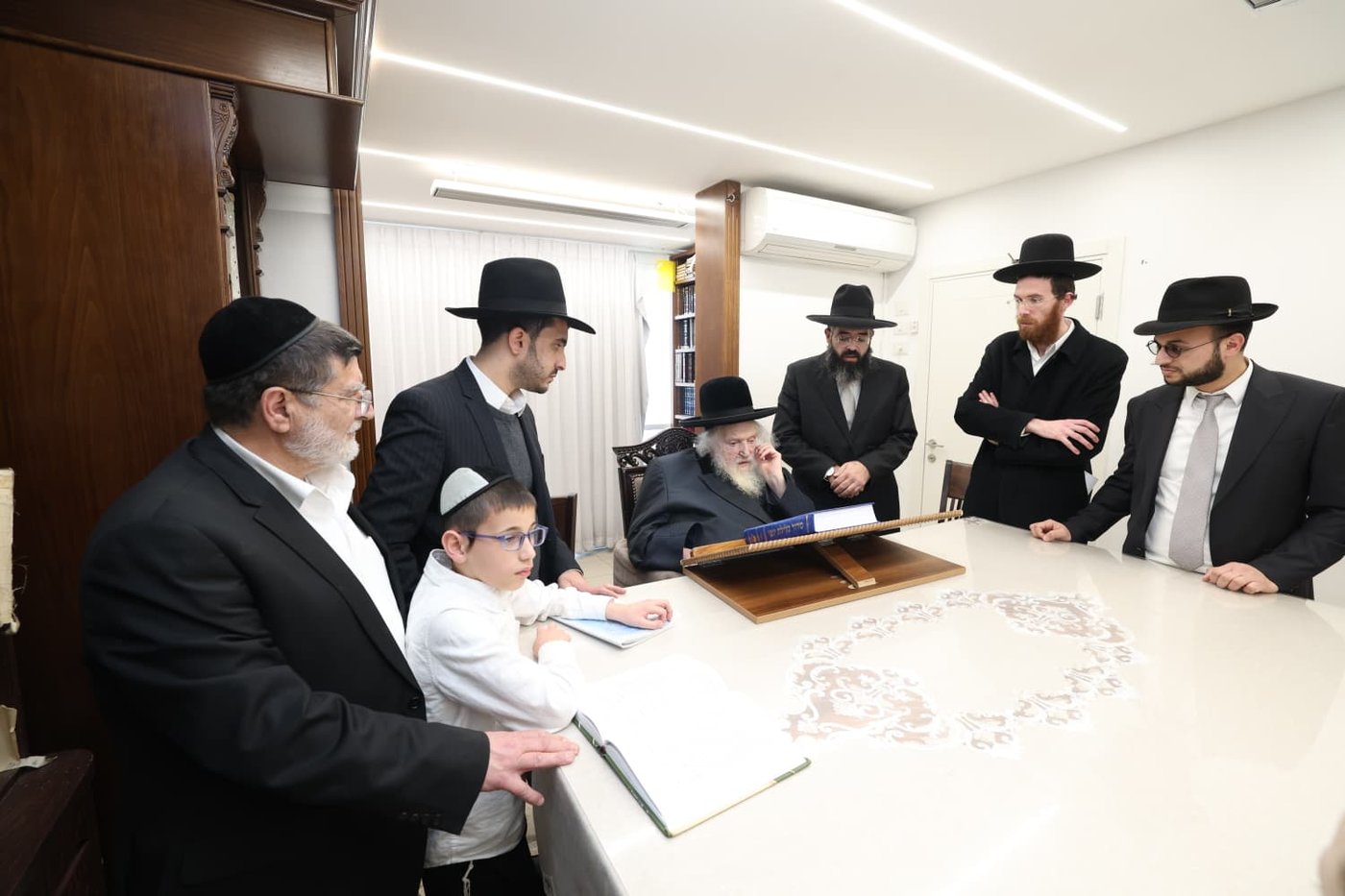 תלמידי חזון מאיר ובית ישראל במעונם של גדולי ישראל