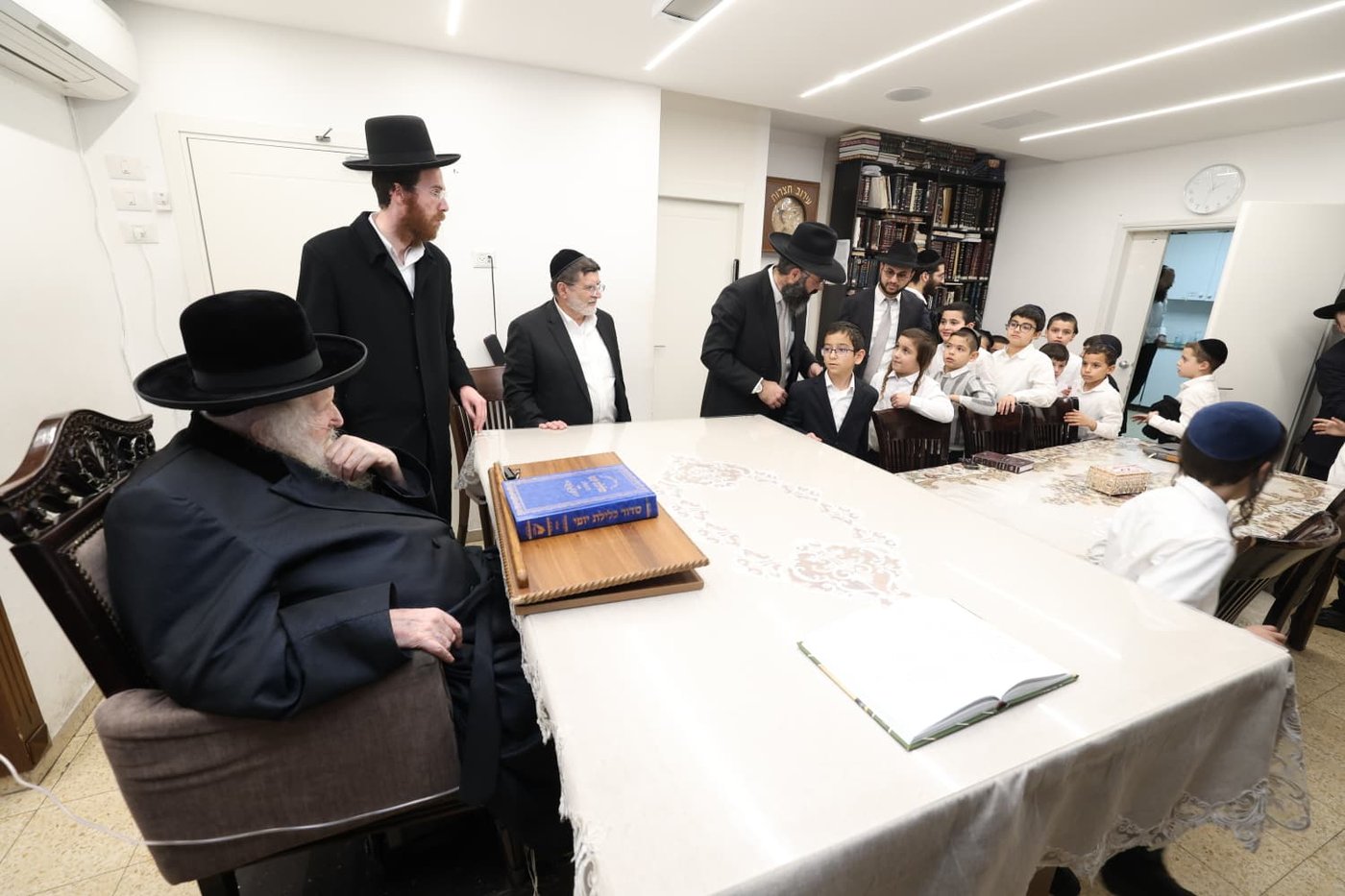 תלמידי חזון מאיר ובית ישראל במעונם של גדולי ישראל