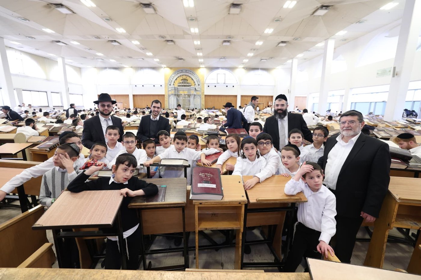 תלמידי חזון מאיר ובית ישראל במעונם של גדולי ישראל