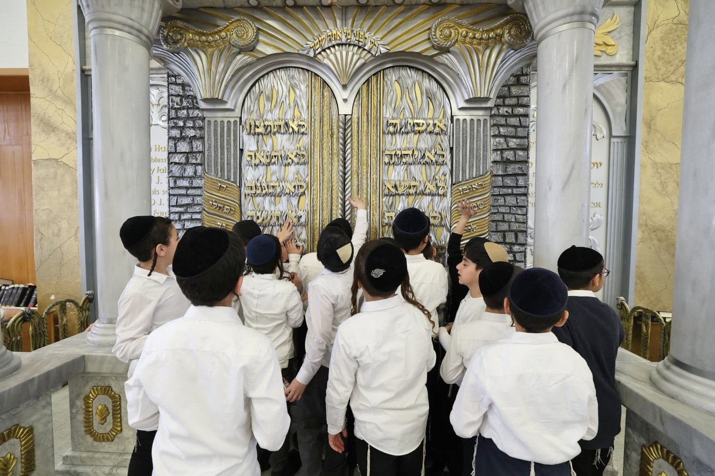 תלמידי חזון מאיר ובית ישראל במעונם של גדולי ישראל