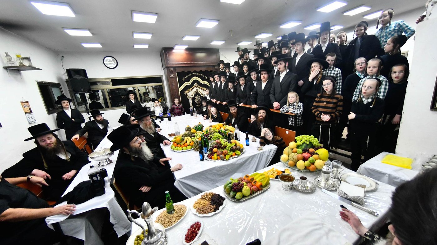 האדמו"ר מזוטשקא אמסנא בטיש ט"ו בשבט