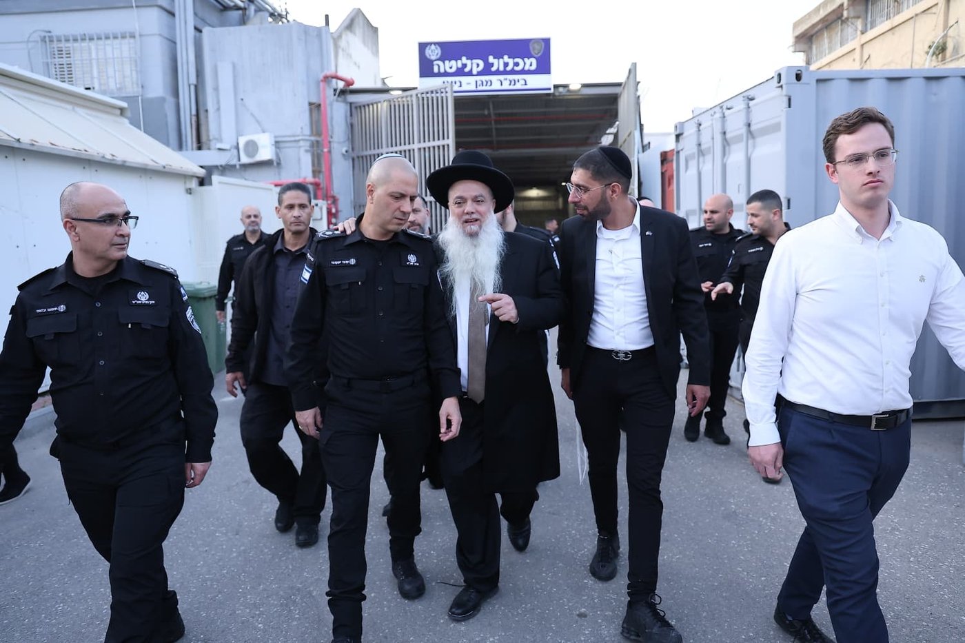 הרב יגאל כהן בבית הסוהר