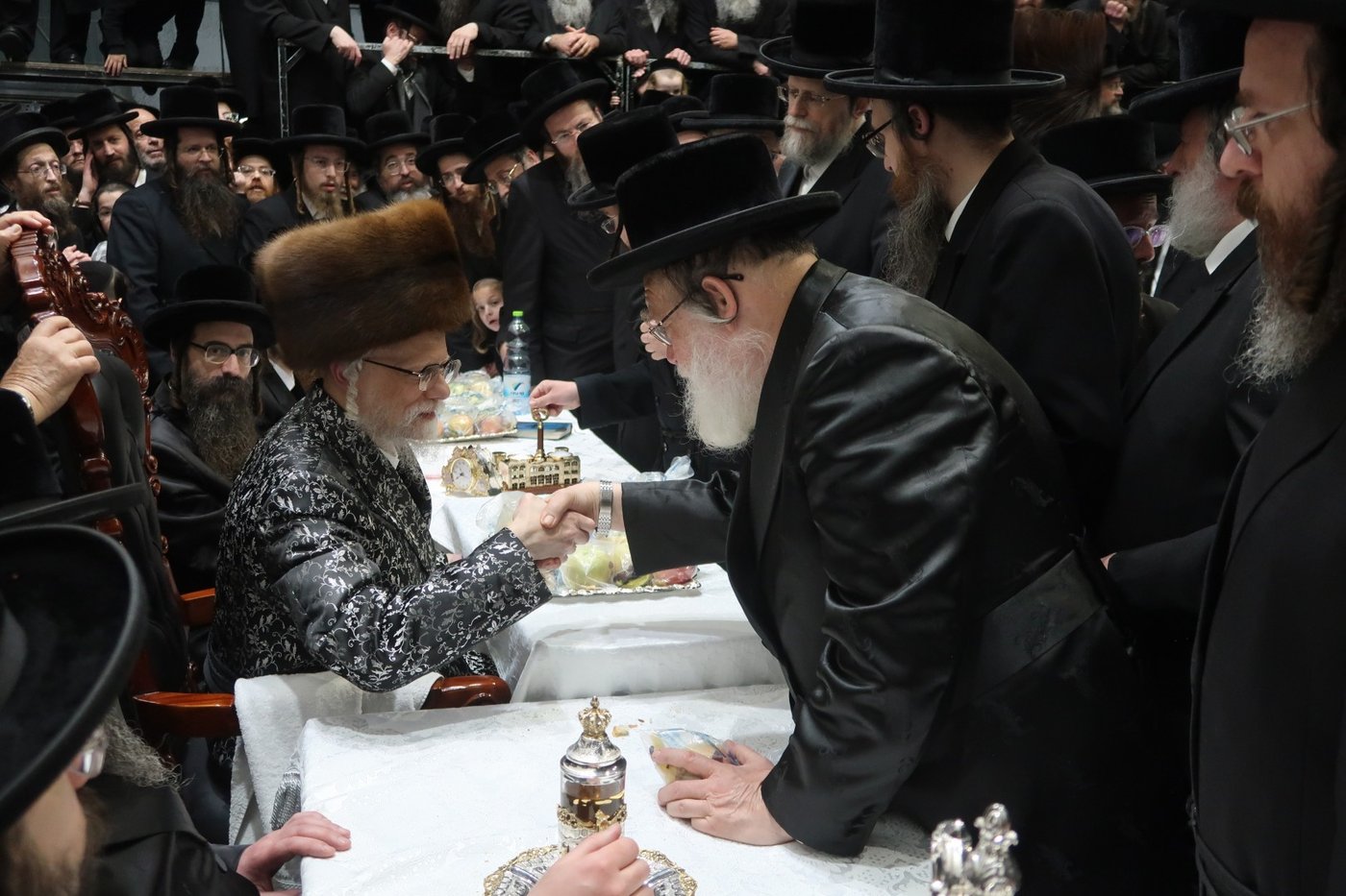 האדמו"ר מסערט ויז'ניץ בטיש ט"ו בשבט