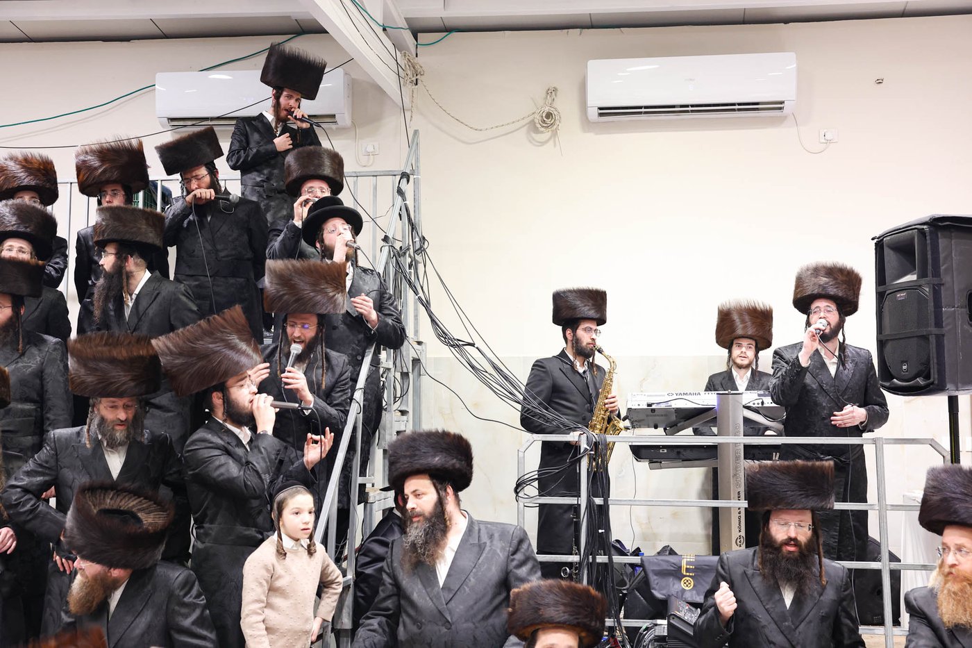 שבע ברכות בשילוב טיש ט"ו בשבט בזוועהיל