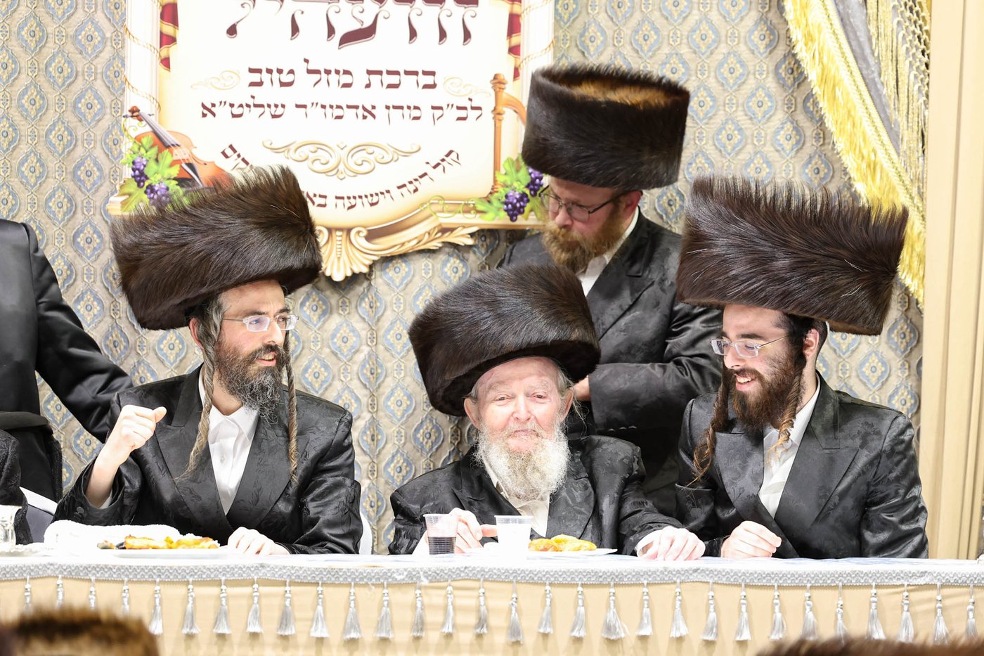 שבע ברכות בשילוב טיש ט"ו בשבט בזוועהיל