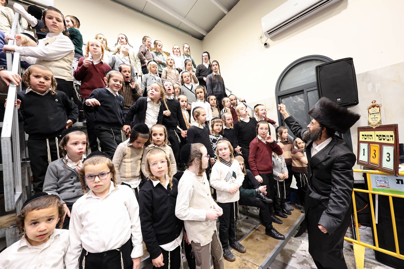שבע ברכות בשילוב טיש ט"ו בשבט בזוועהיל