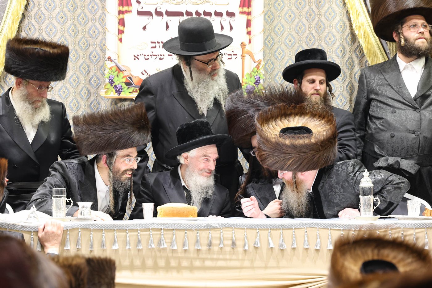 שבע ברכות בשילוב טיש ט"ו בשבט בזוועהיל