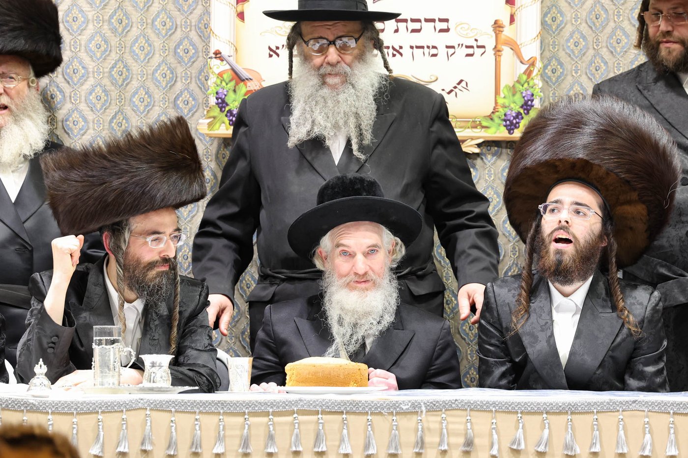 שבע ברכות בשילוב טיש ט"ו בשבט בזוועהיל