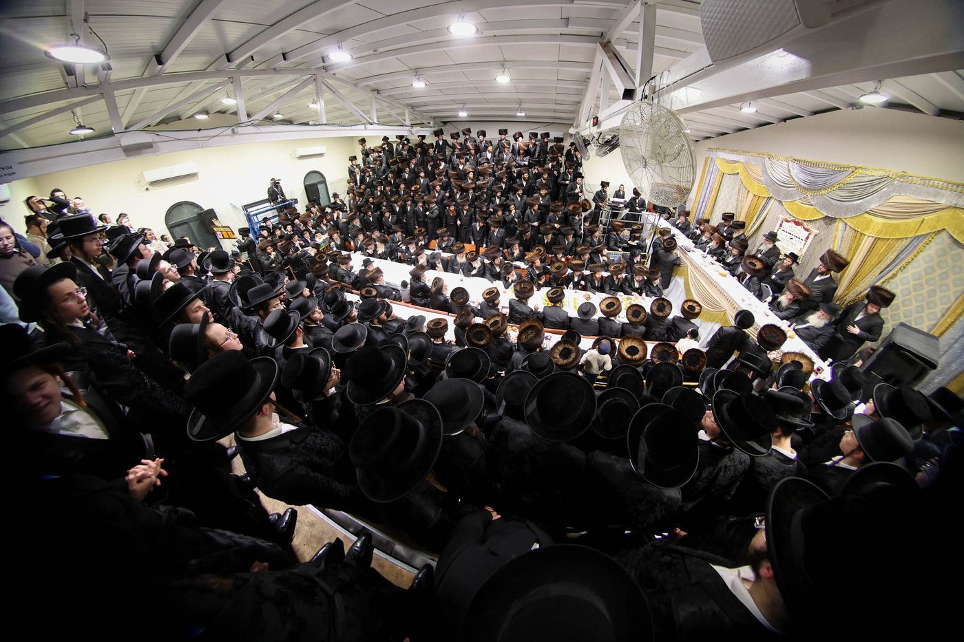 שבע ברכות בשילוב טיש ט"ו בשבט בזוועהיל