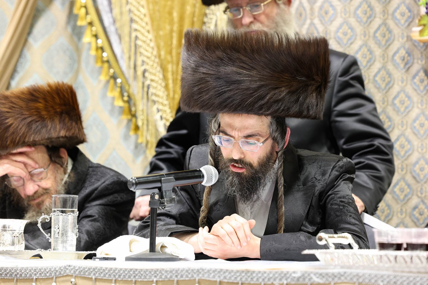 שבע ברכות בשילוב טיש ט"ו בשבט בזוועהיל