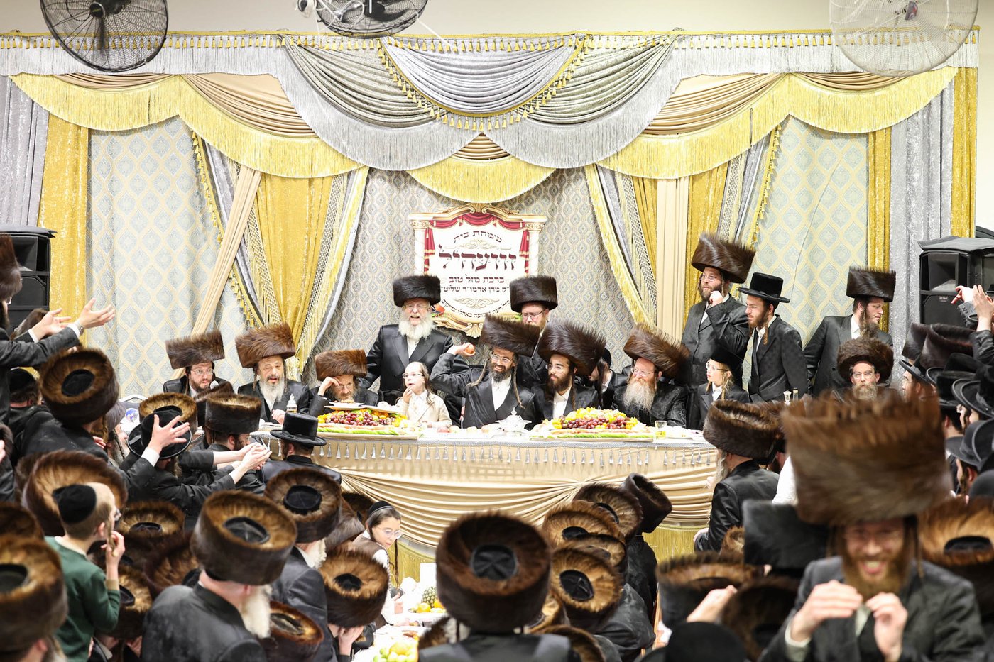 שבע ברכות בשילוב טיש ט"ו בשבט בזוועהיל