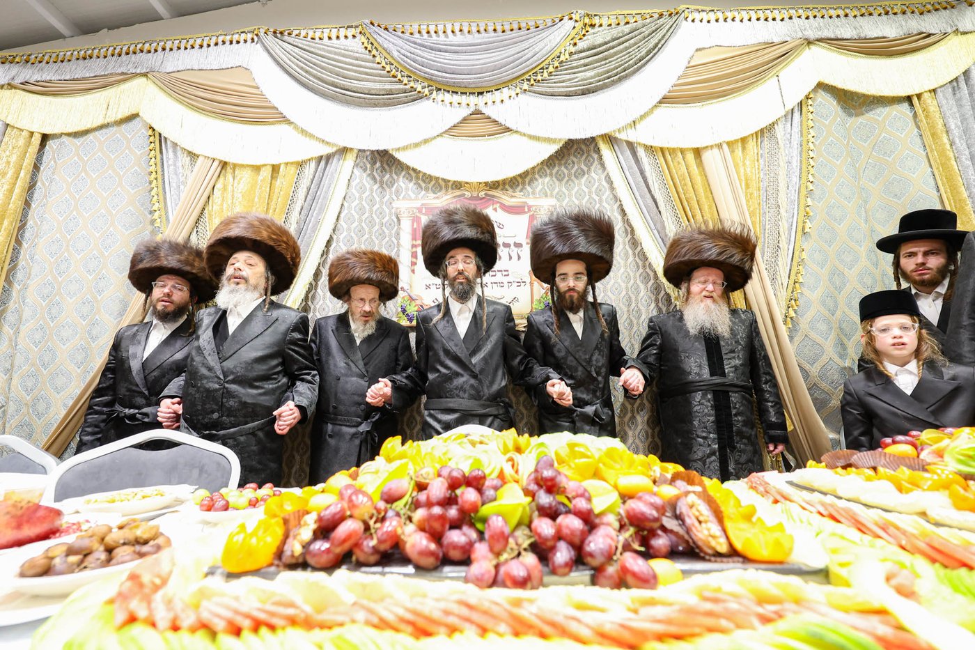 שבע ברכות בשילוב טיש ט"ו בשבט בזוועהיל