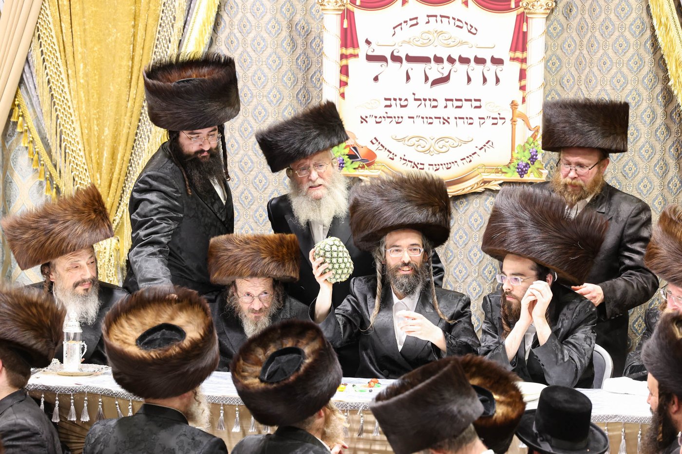 שבע ברכות בשילוב טיש ט"ו בשבט בזוועהיל