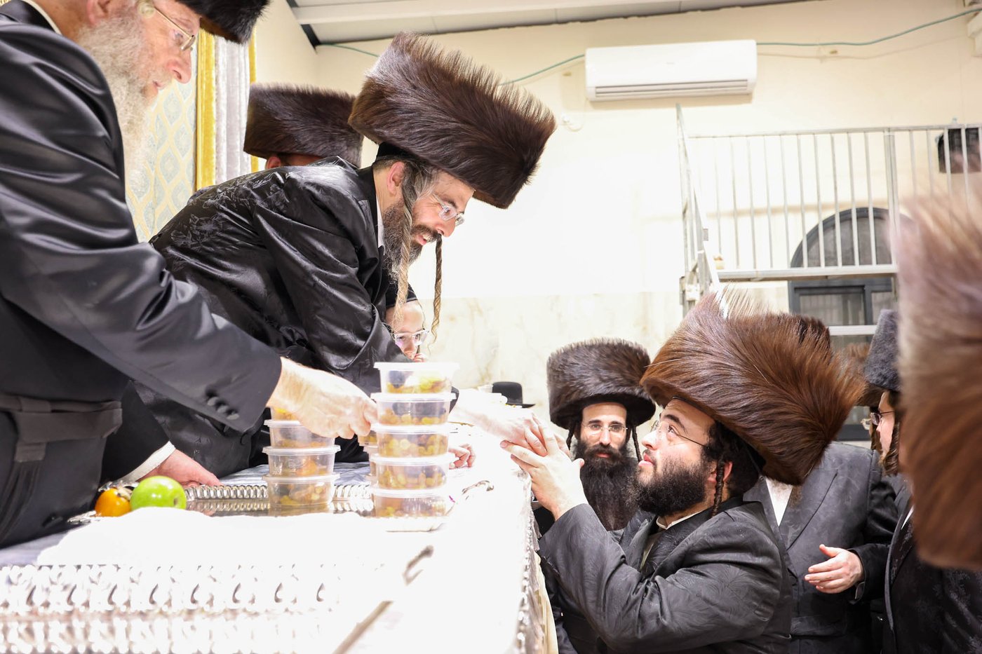 שבע ברכות בשילוב טיש ט"ו בשבט בזוועהיל