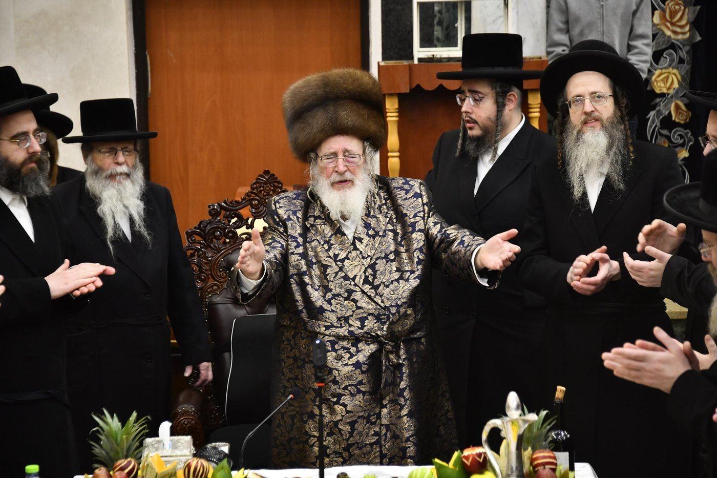 האדמו"ר מספינקא בטיש ט"ו בשבט