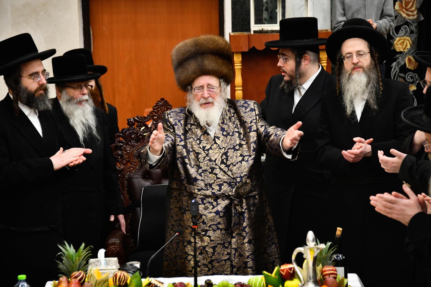 האדמו"ר מספינקא בטיש ט"ו בשבט