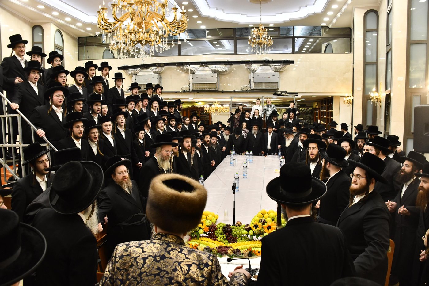 האדמו"ר מספינקא בטיש ט"ו בשבט