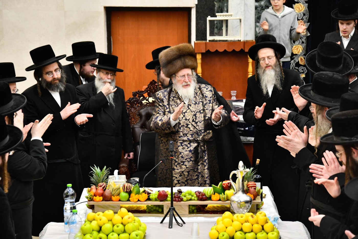 האדמו"ר מספינקא בטיש ט"ו בשבט