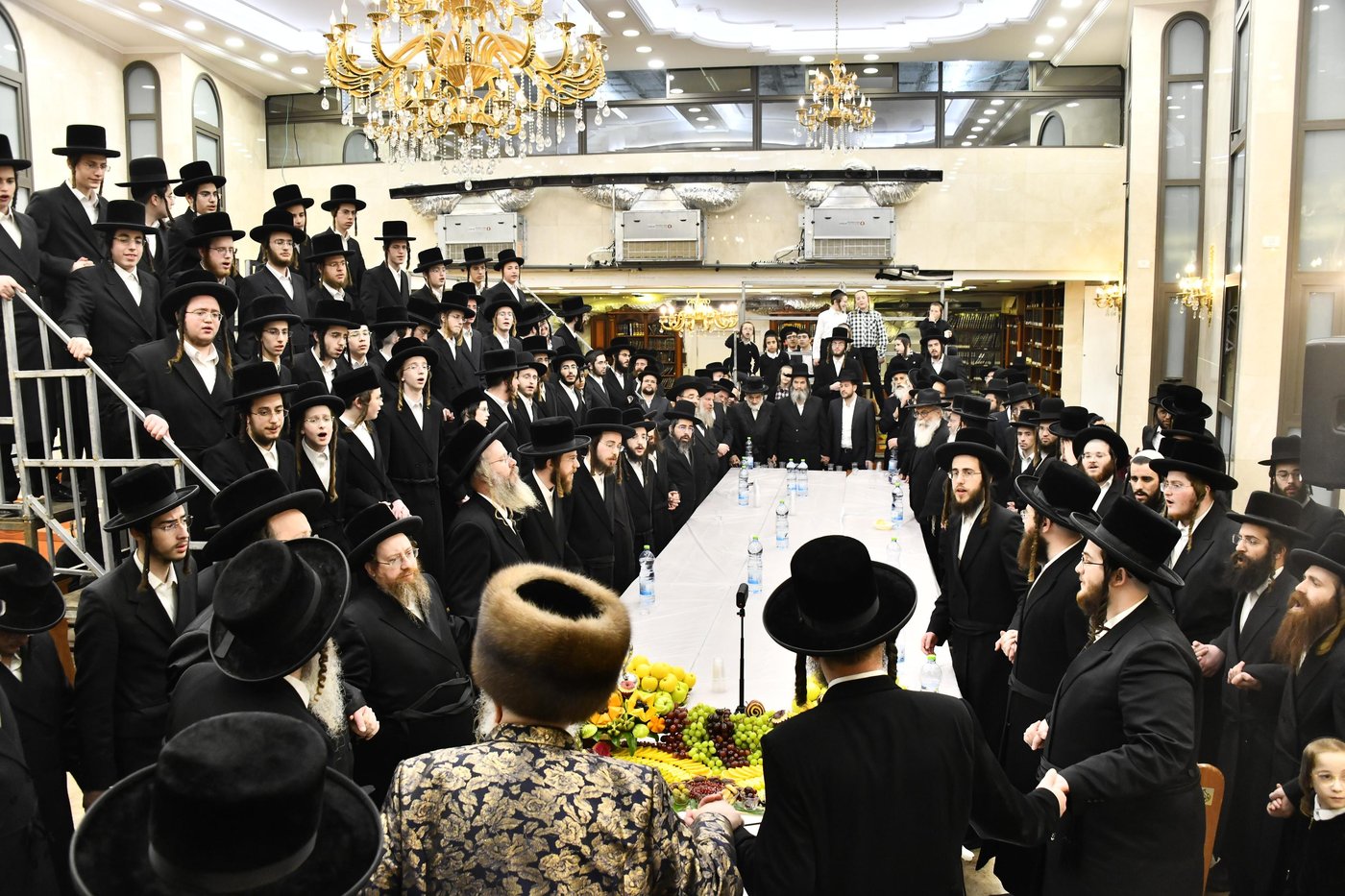 האדמו"ר מספינקא בטיש ט"ו בשבט