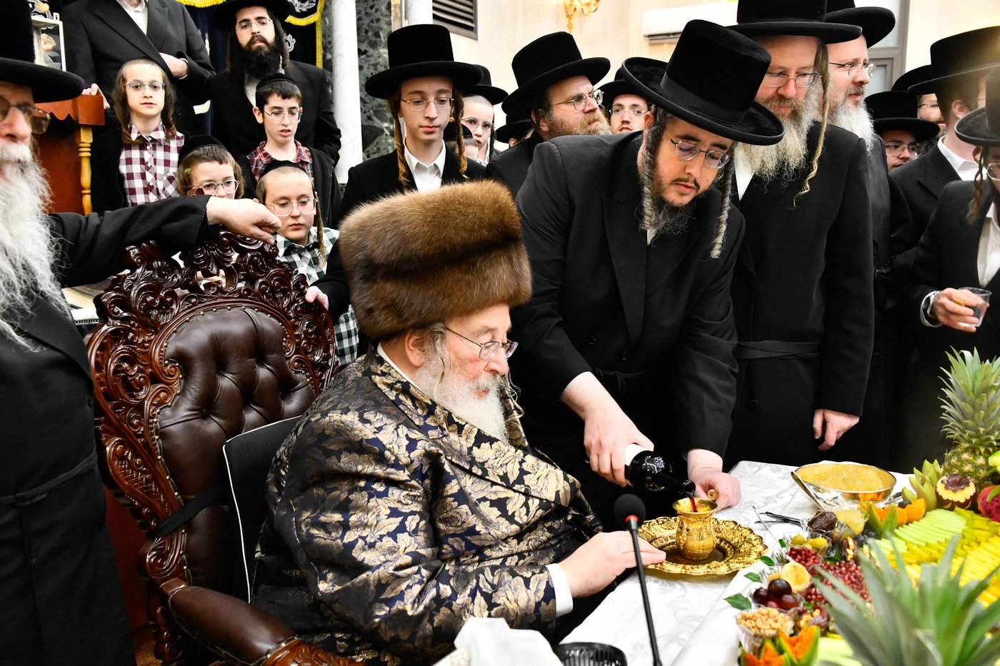 האדמו"ר מספינקא בטיש ט"ו בשבט