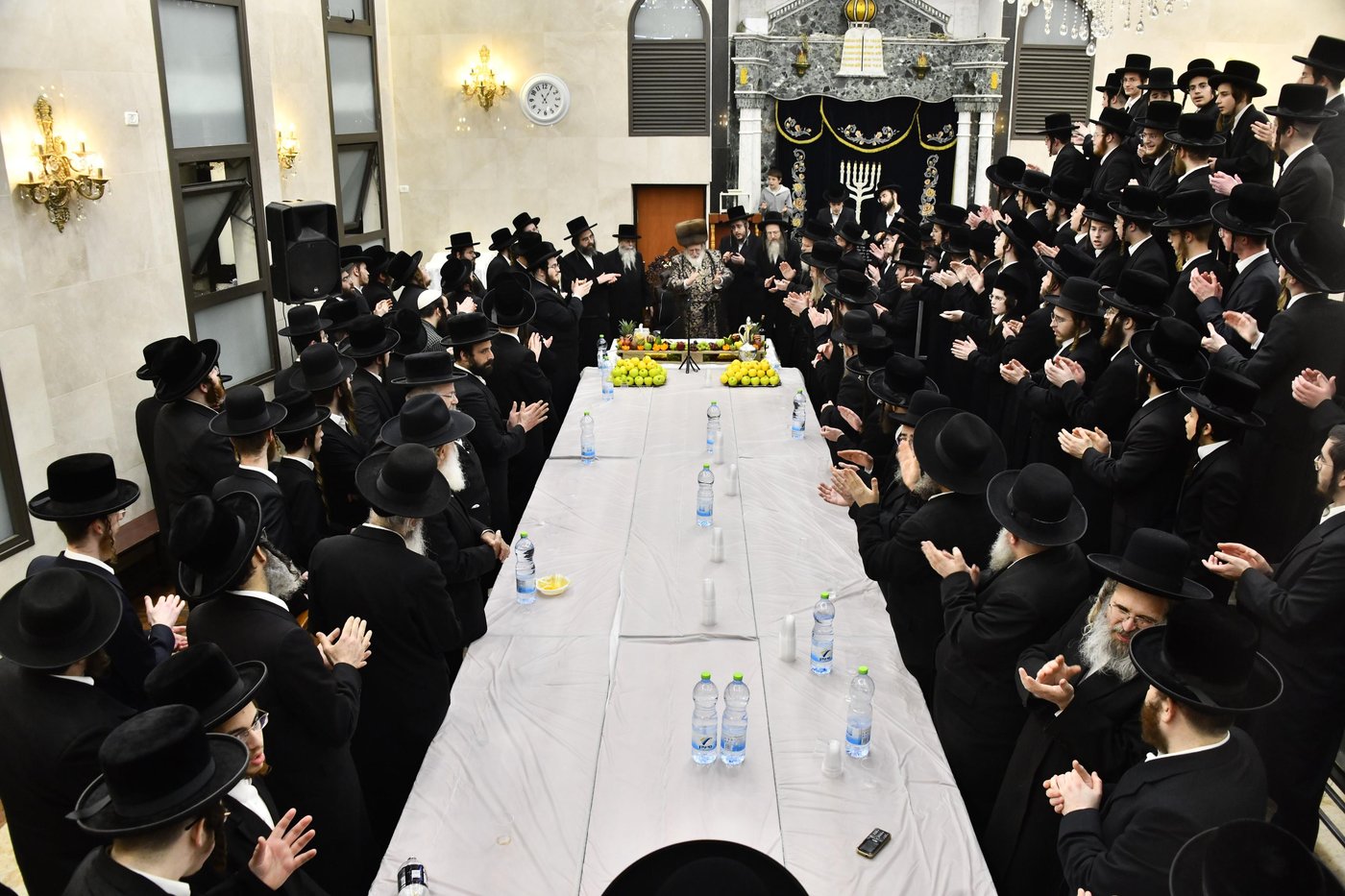 האדמו"ר מספינקא בטיש ט"ו בשבט