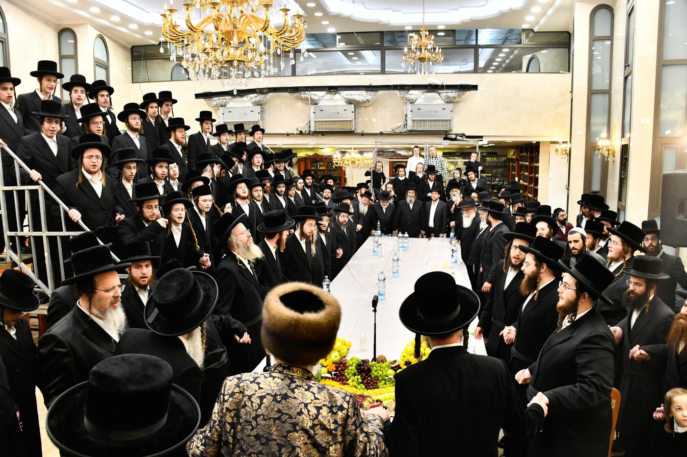 האדמו"ר מספינקא בטיש ט"ו בשבט