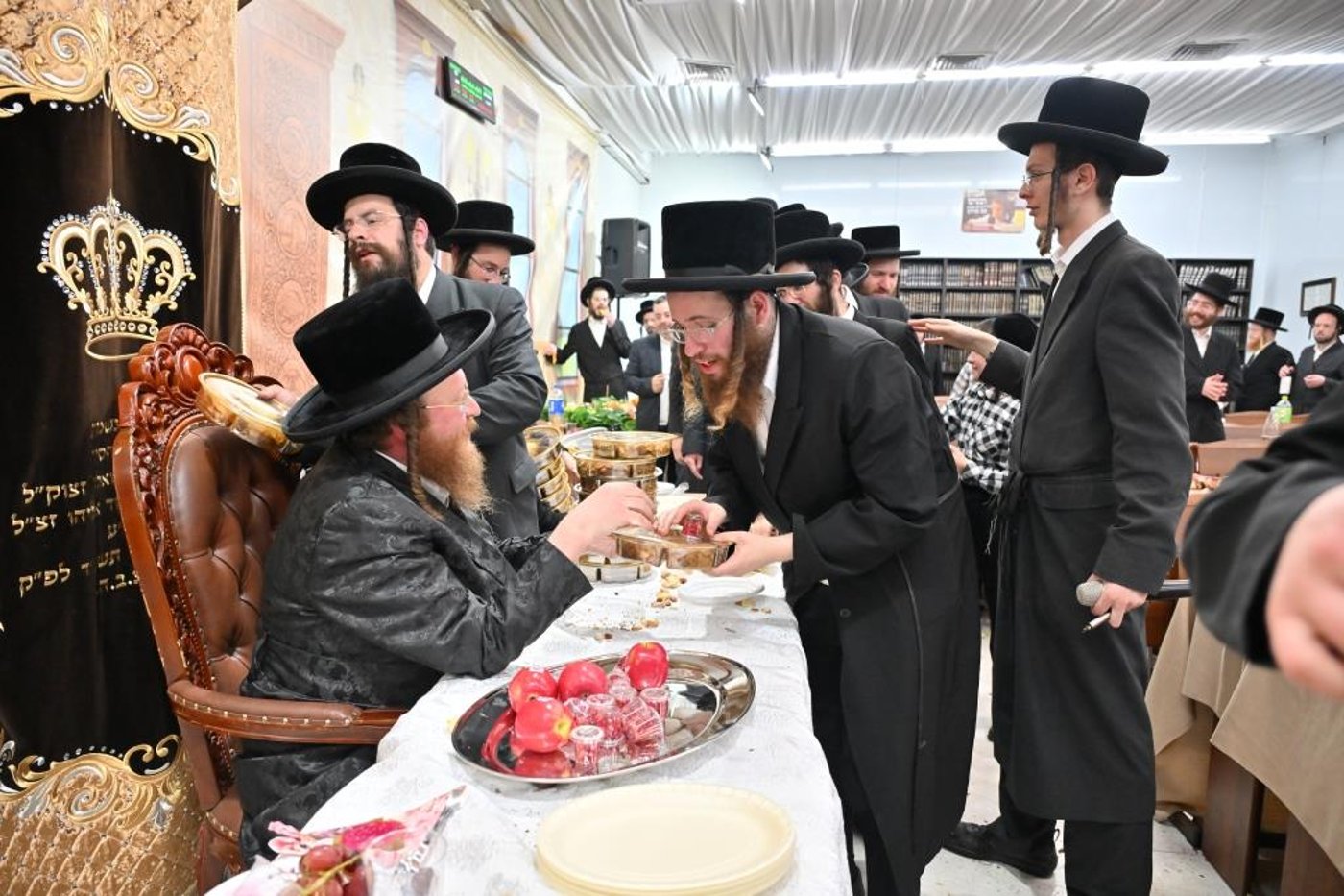 ט"ו בשבט בחצה"ק ספינקא בית שמש