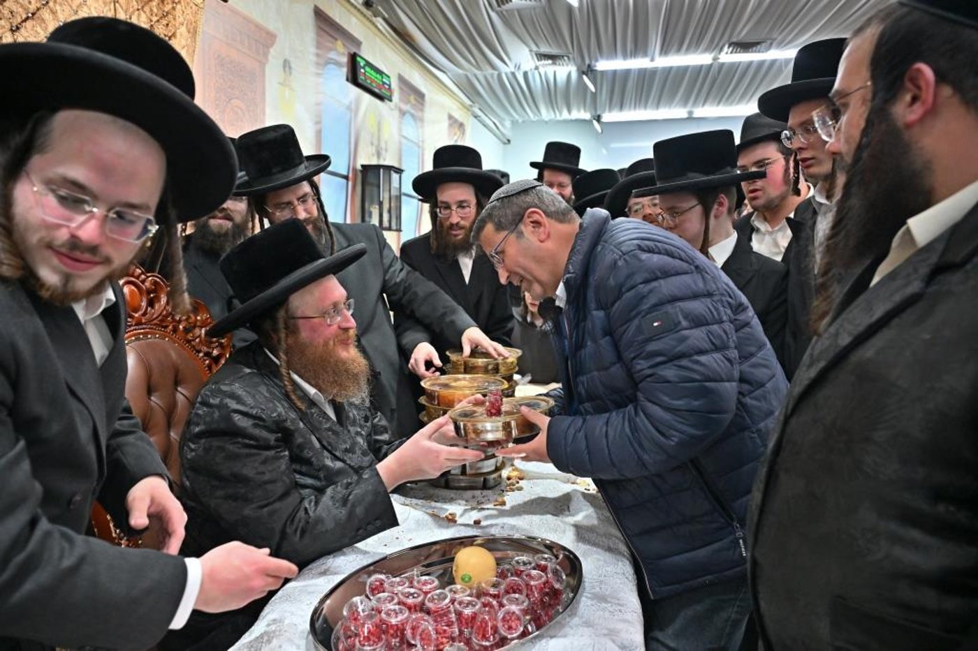 ט"ו בשבט בחצה"ק ספינקא בית שמש
