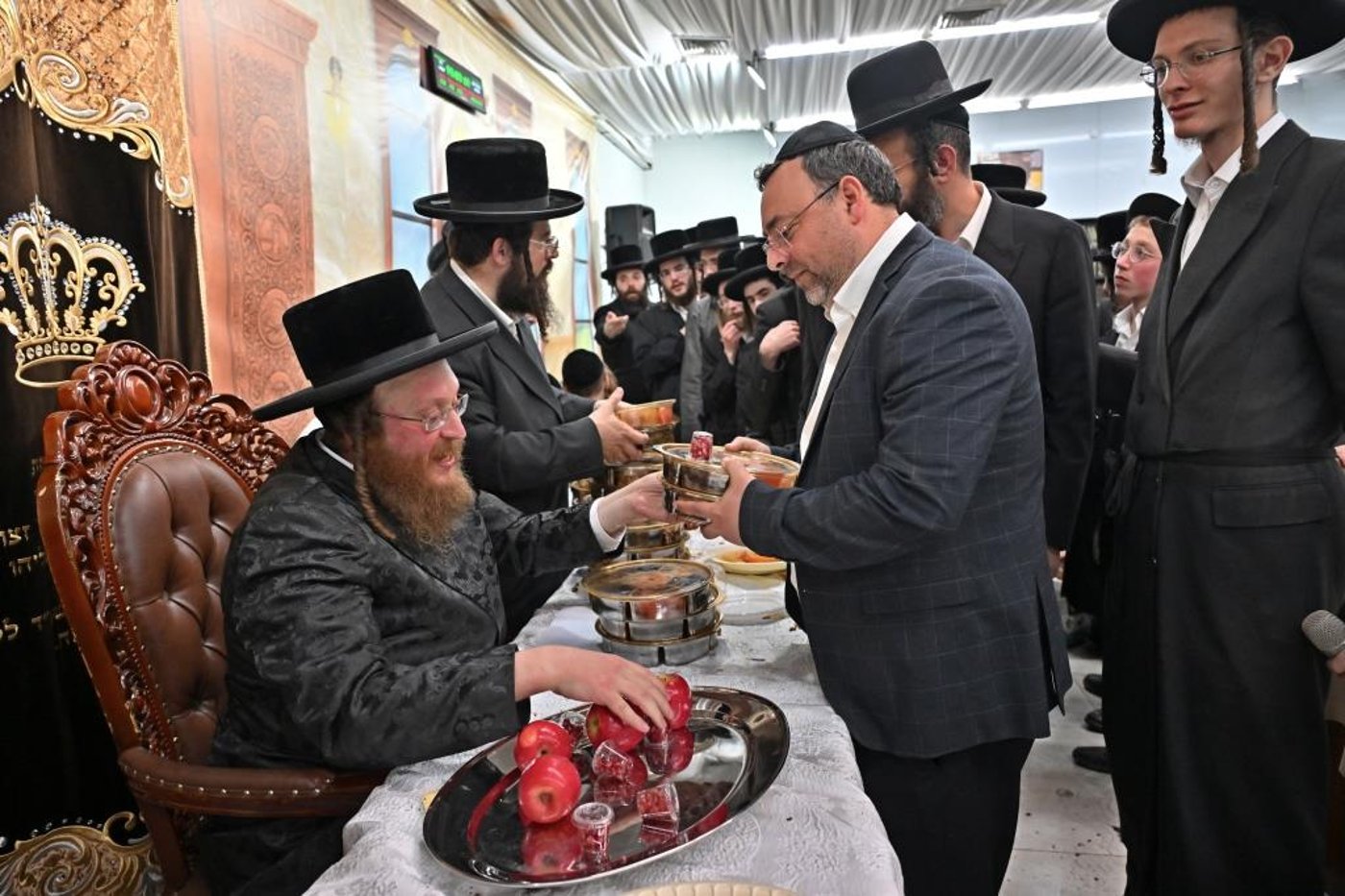 ט"ו בשבט בחצה"ק ספינקא בית שמש