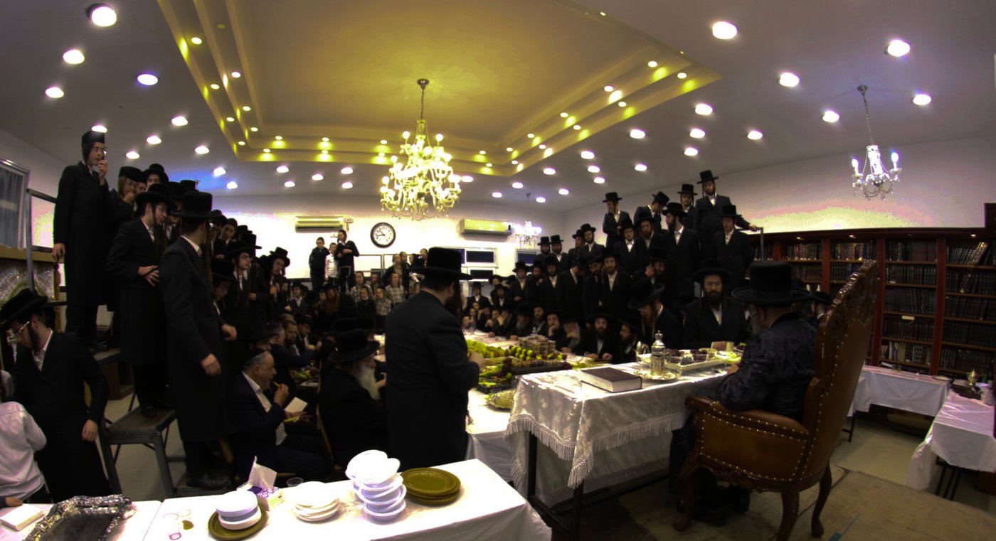 ט"ו בשבט בחצה"ק ביאלה בית שמש