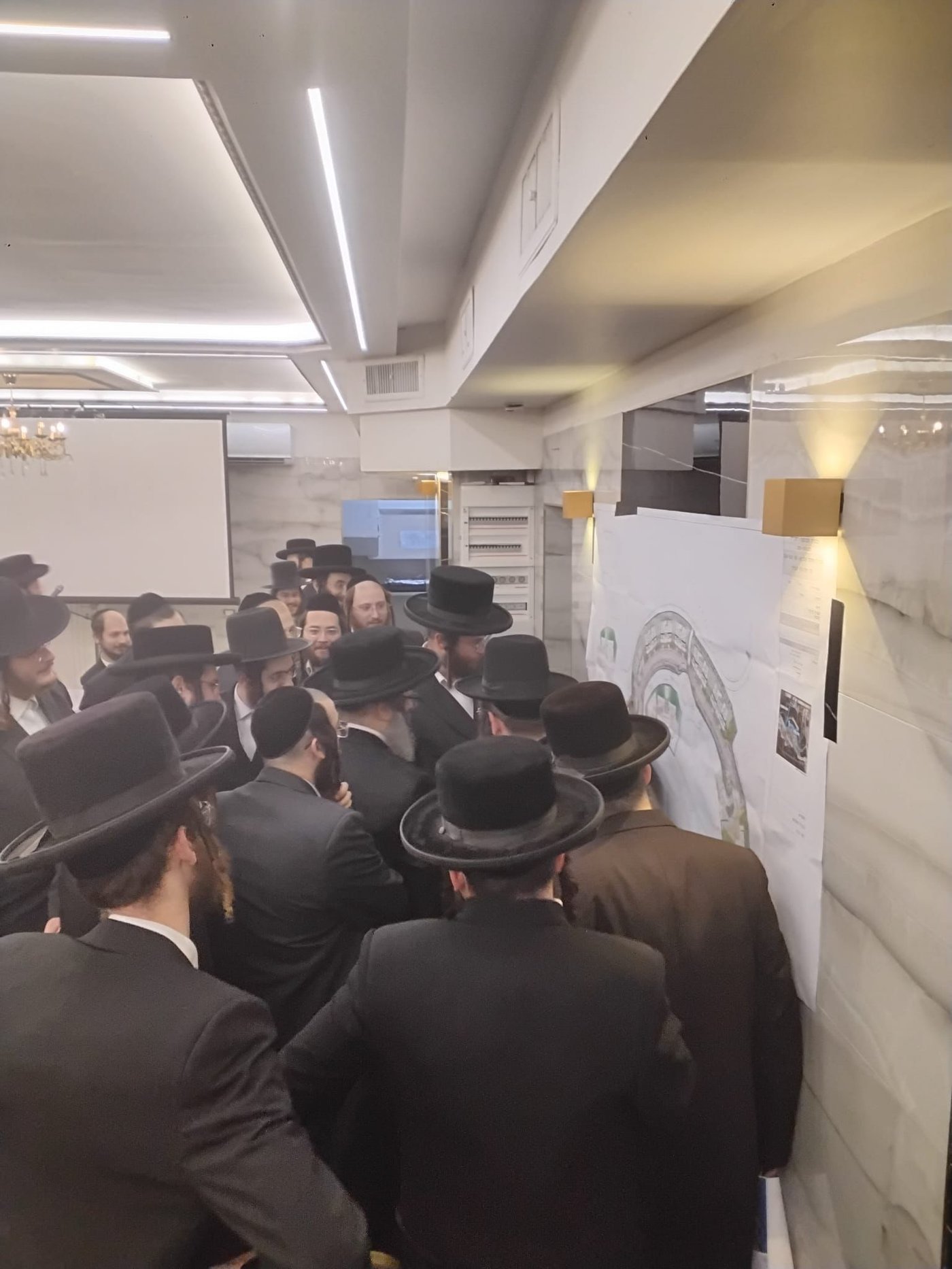 מחוץ לכינוס בסאטמר