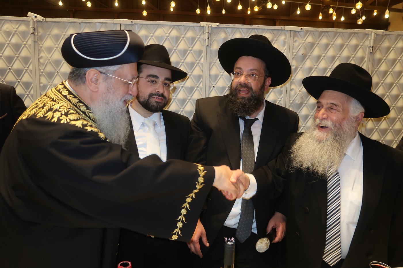 שמחת נישואי נכד הגר"מ בן שמעון