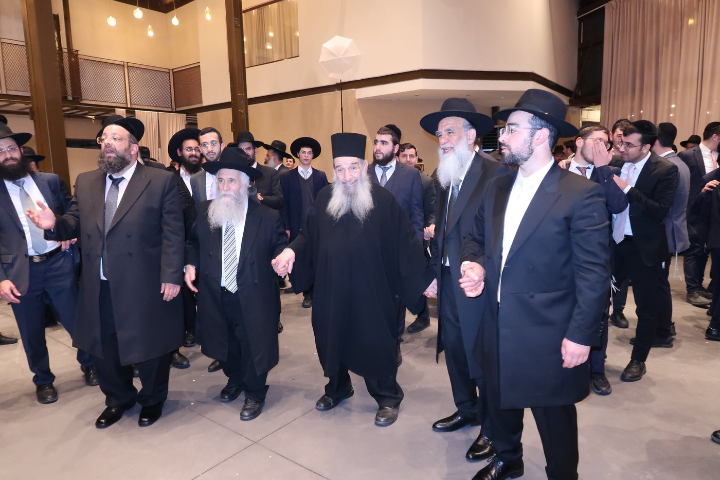 שמחת נישואי נכד הגר"מ בן שמעון