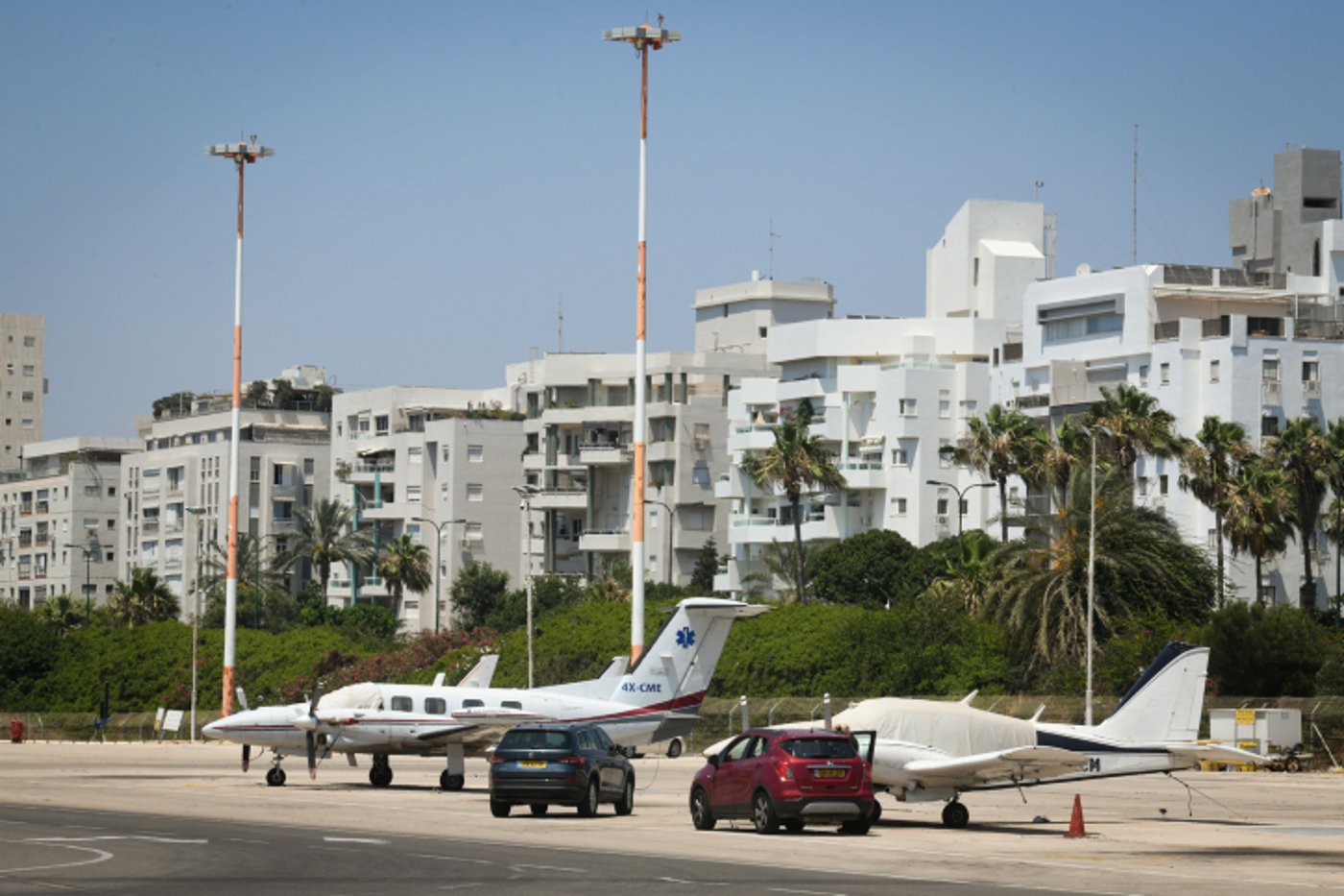 שדה דב | ארכיון